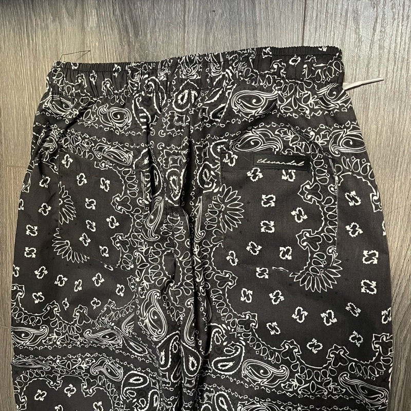 Bộ quần áo “TVD BLACK PAILEY BANDANA”