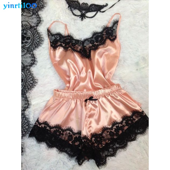 Set đồ ngủ 2 mảnh gồm áo hai dây và quần ngắn màu đen gợi cảm cho nữ | BigBuy360 - bigbuy360.vn