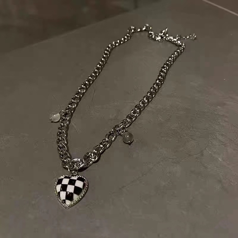 Vòng cổ mặt trái tim họa tiết kẻ sọc thời trang JP5