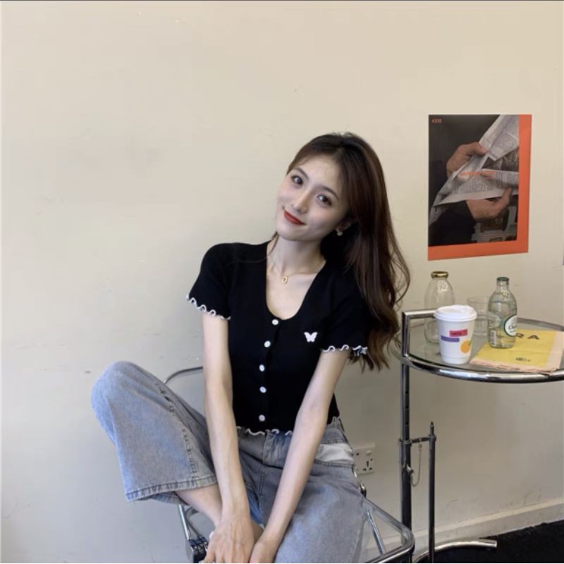 áo nút thêu hình