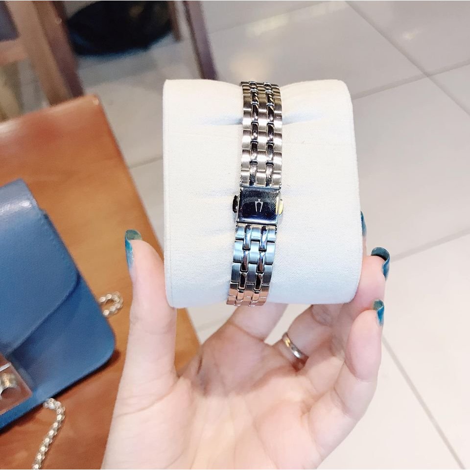 Đồng hồ nữ Bulova 98X111 này đẹp quá, viền full đá lấp lánh