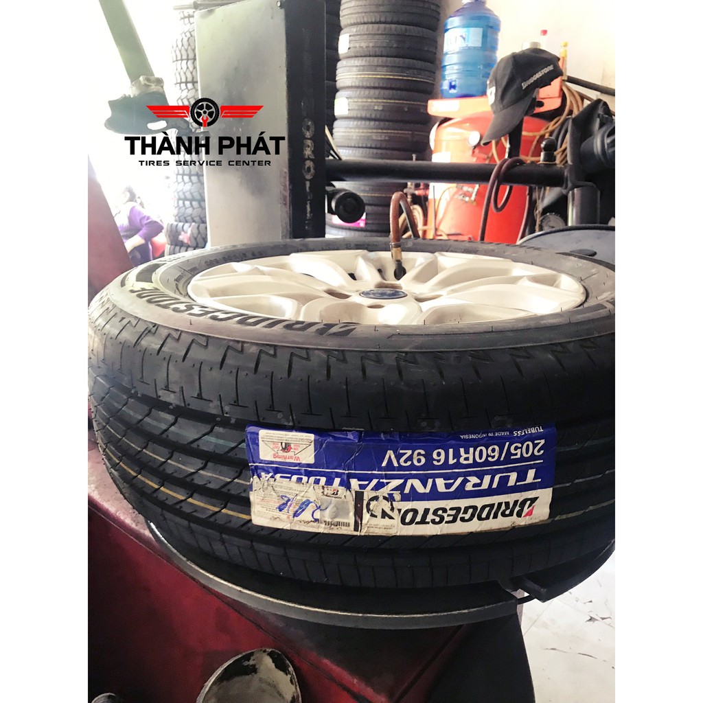 Lốp xe Bridgestone 205/60R16 Turanza T005