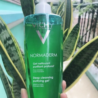 sữa rửa mặt vichy