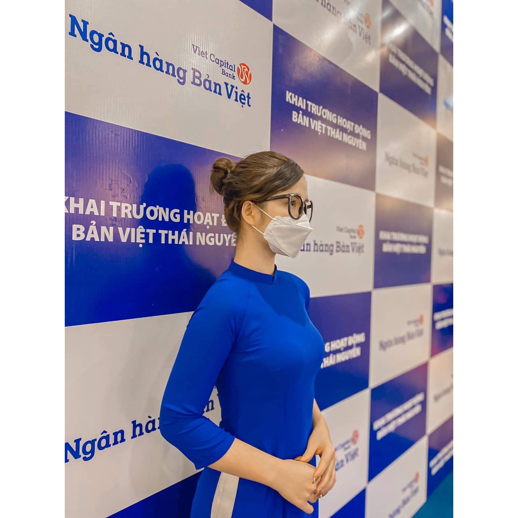 áo dài may sẵn in lụa trẻ trung