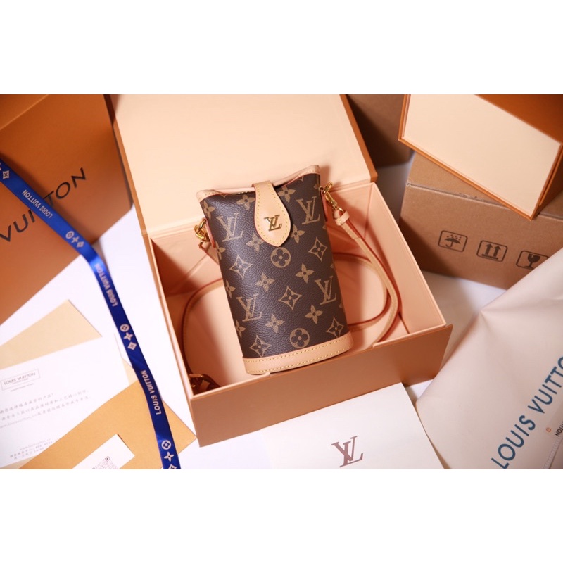 Túi chéo W266-18 FOLD ME POUCH fullbox nam châm 2box kèm quai da đẹp giá quá iu