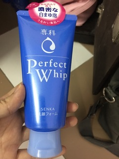 Sửa rửa mặt perfect whip