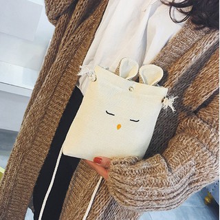 Túi đeo chéo hình thỏ dễ thương.