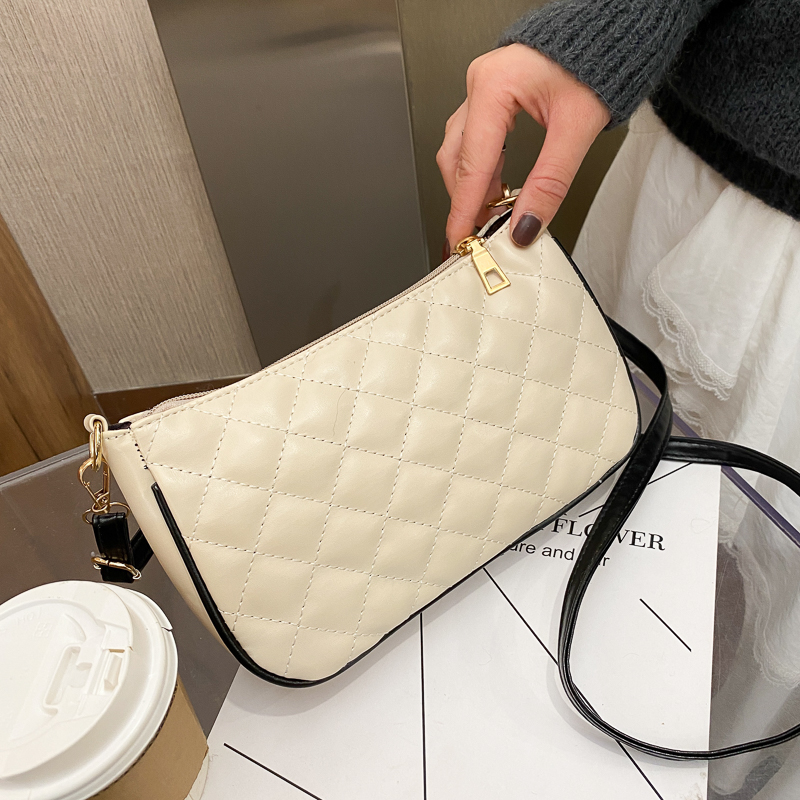 Túi xách đeo chéo thời trang dành cho nữ IELGY