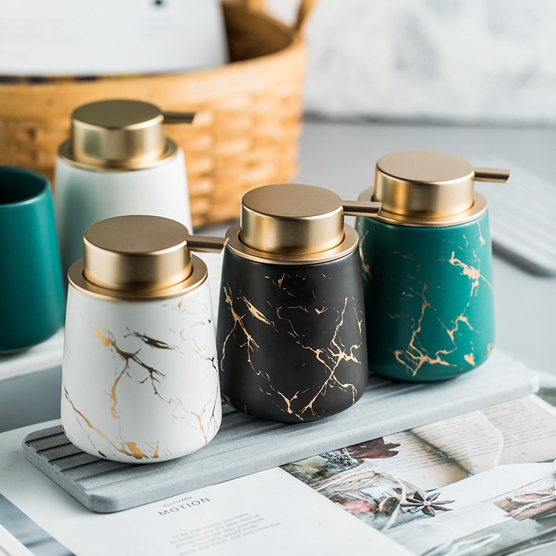 Chai Đựng Sữa Tắm Dầu Gội Đầu Bằng Sứ Để Trong Nhà Hàng Khách Sạn