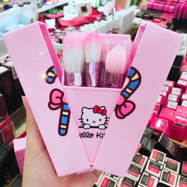 Bộ cọ trang điểm Hello kitty