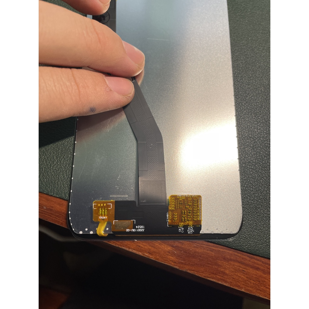 Màn Hình Xiao Mi Redmi 8/8Atặng Kèm Bộ Sửa 8 Trong 1 Và Keo Dán Màn