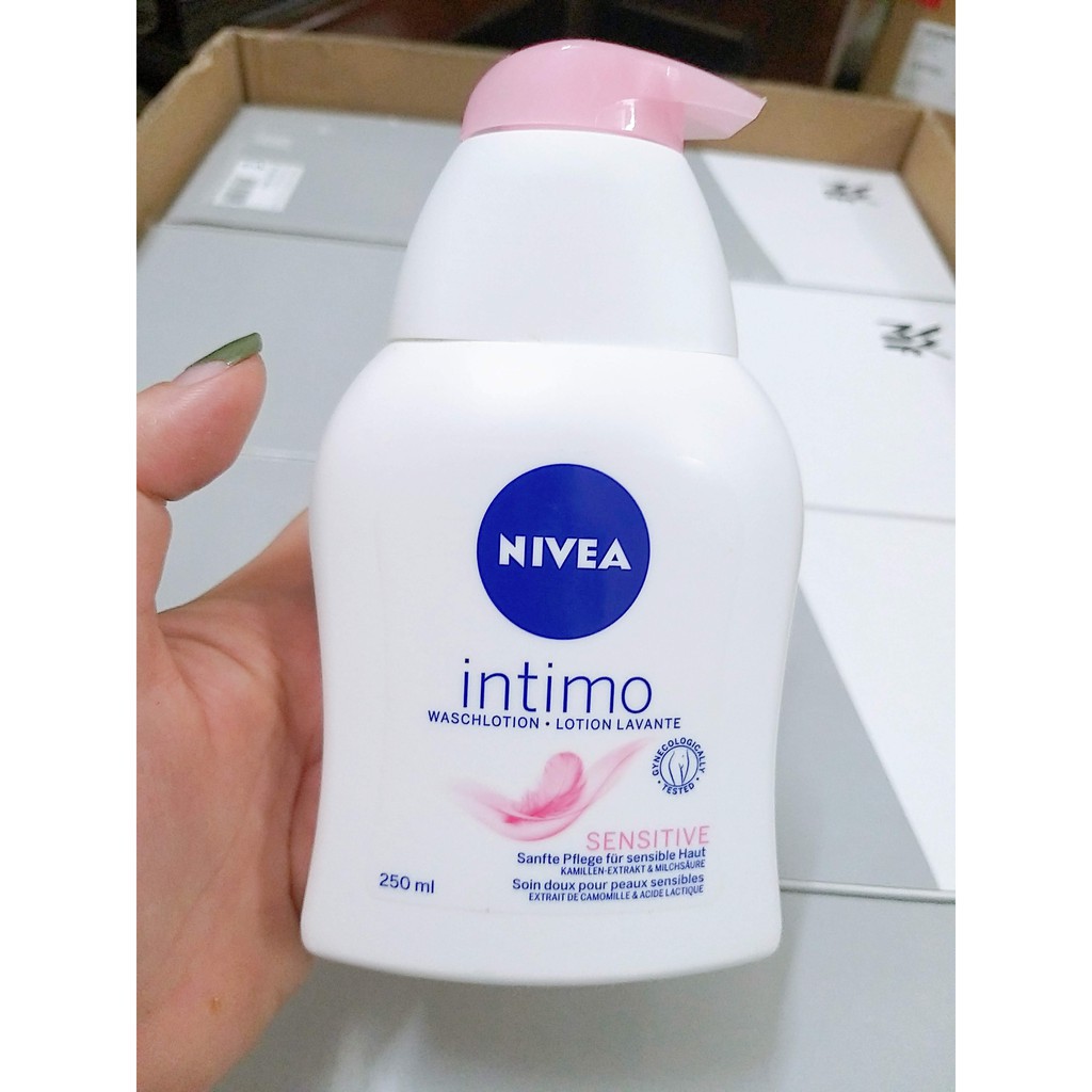 Dung dịch vệ sinh phụ nữ Nivea Intimo Waschlotion Sensitive 250ml