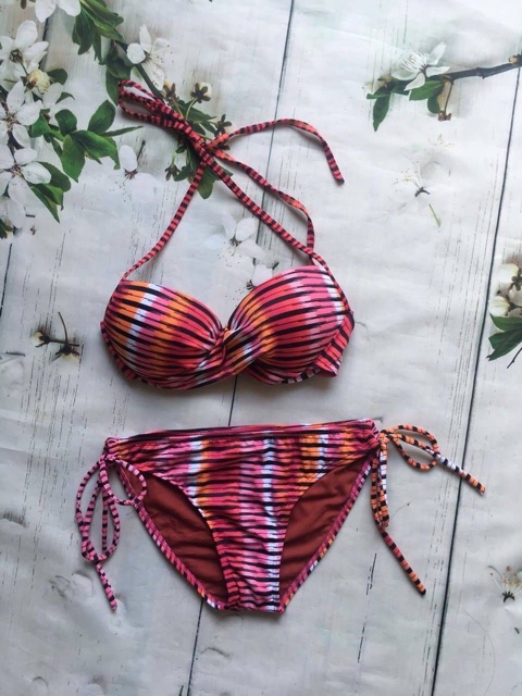 Bikini hai mảnh họa tiết hoa lá cột chéo sexy