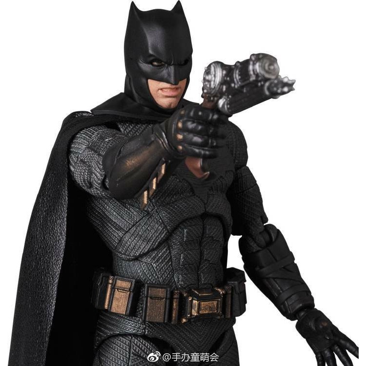 [Mã LIFE0503TOYS1 giảm 10% đơn 150k] GIÁ HỦY DIỆT Mô Hình Người Dơi Batman Liên Mình Công Lý Mafex Full Box