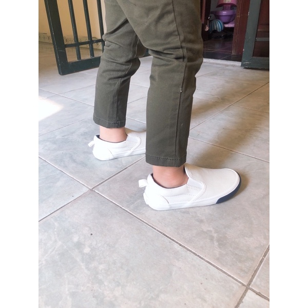 Giày Oldnavy cho bé hàng Auth. Mã 02