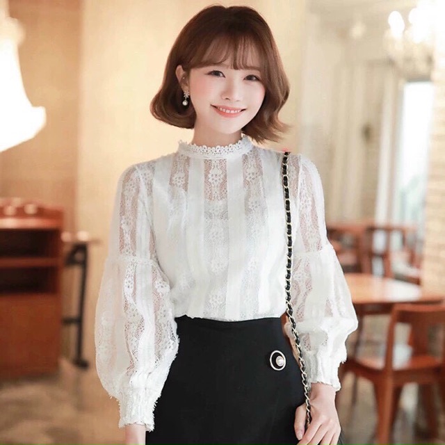 [Mã FAMARAL1 giảm 10K đơn 50K] Áo sơ mi nữ ren dài tay đẹp hai lớp dáng suông cổ tròn màu trắng be đi làm đi chơi TNT | BigBuy360 - bigbuy360.vn