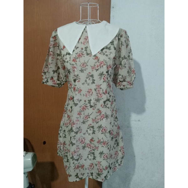 Váy thanh lý nhiều mẫu dưới 53 ký mặc vừa