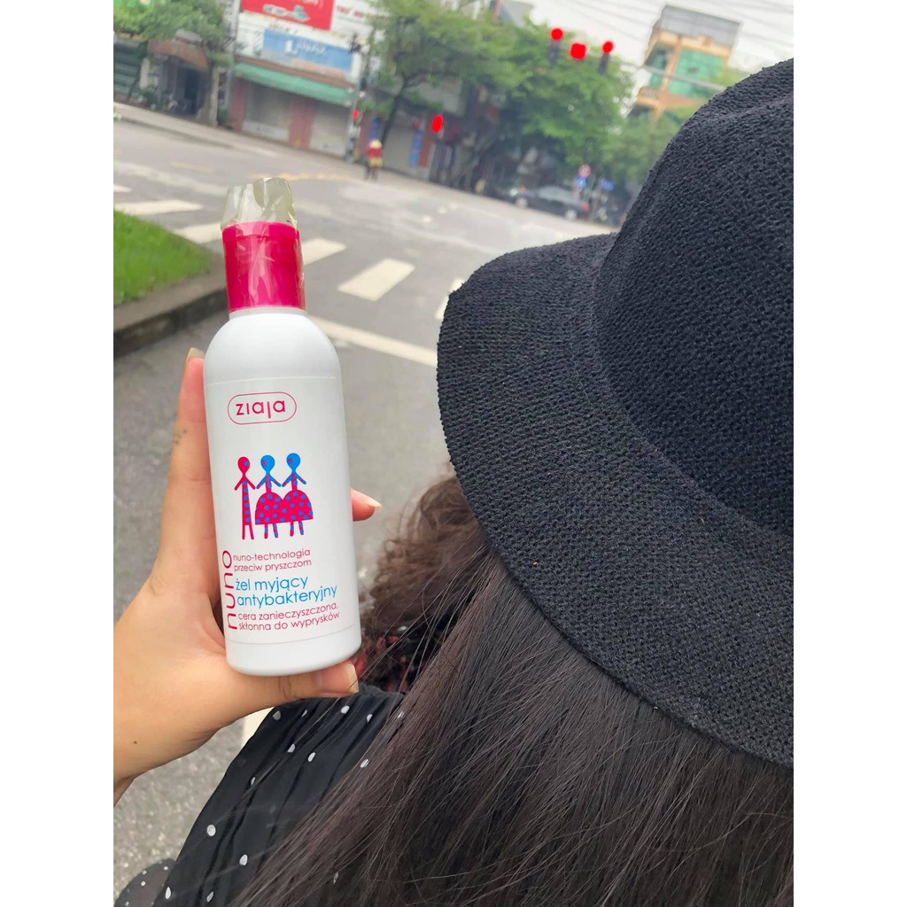 Sữa rửa mặt  Ziaja Nuno dành cho da mụn an toàn cho da nhạy cảm, Giúp Sáng Da, Cân Bằng PH - 200ml