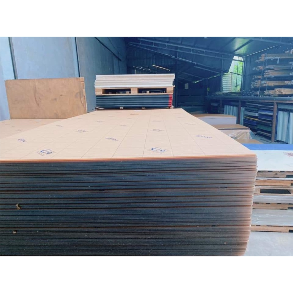 Tấm mica trong suốt 40cm x 30cm làm mô hình quảng cáo bể cá khung tranh