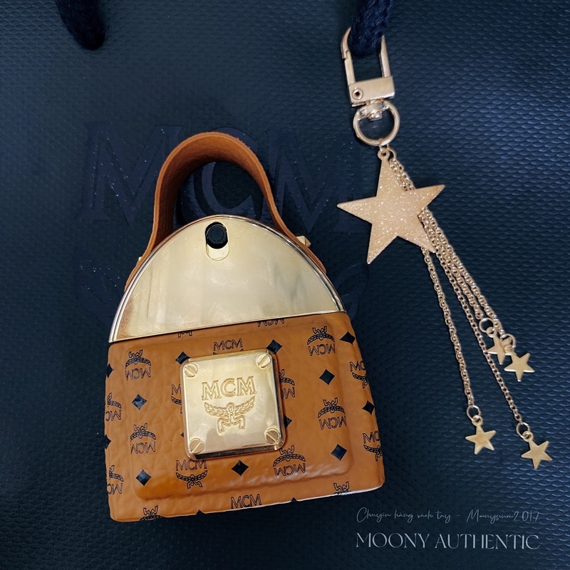 charm treo túi MCM sao băng may mắn hot hit