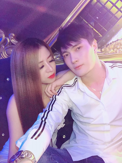 Sơ mi trắng phối 3 sọc viền tay