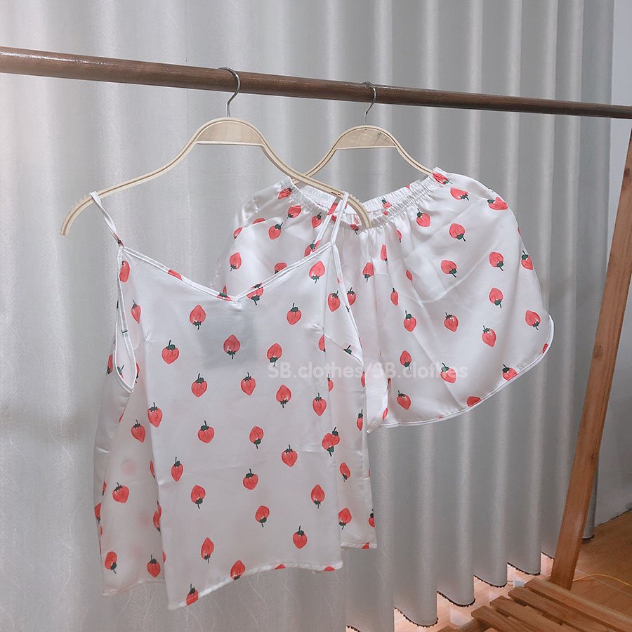 Đồ ngủ 2 dây nữ tính, chất liệu lụa, họa tiết hoa văn kiểu dáng dễ thương | BigBuy360 - bigbuy360.vn