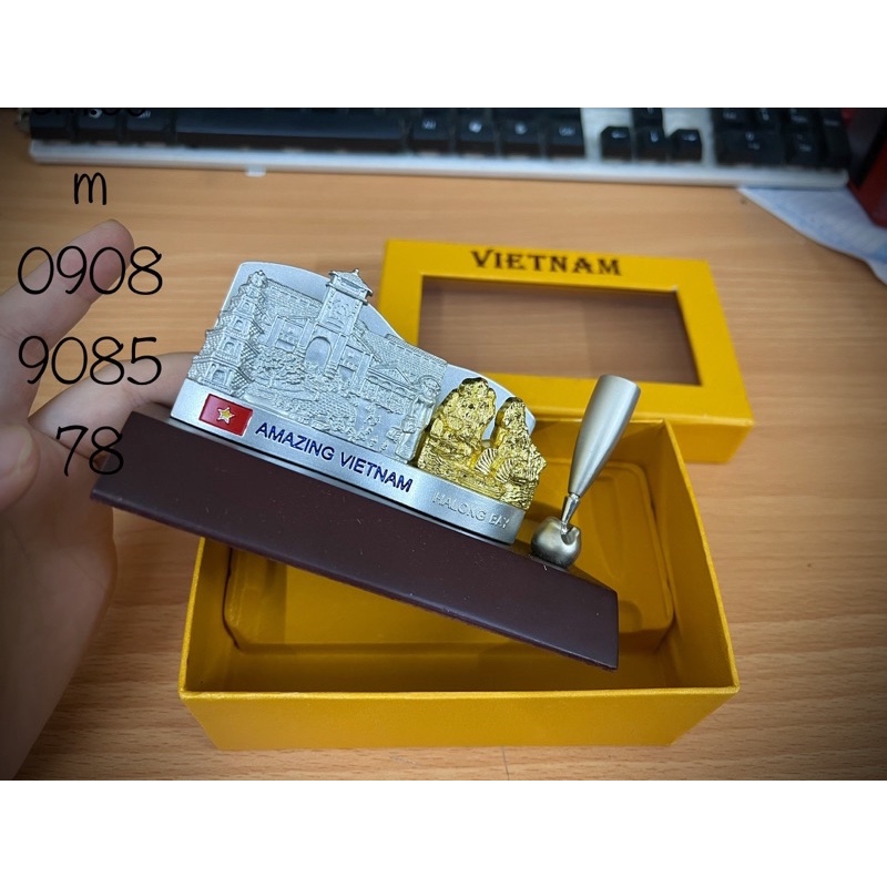 Cắm bút trang trí bàn làm việc lưu niệm Việt Nam - Quà tặng siêu tập ý nghĩa Việt Nam