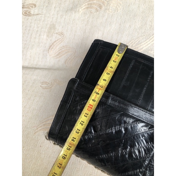 Túi chuẩn si. Túi qua sử dụng. Khách vui lòng xem hình nếu muốn biết thêm thông tin sản phẩm mời khách vô chat. Thanks .