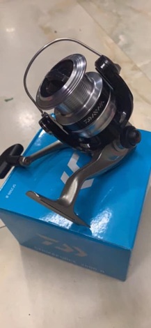 Máy Daiwa SF2500-4000