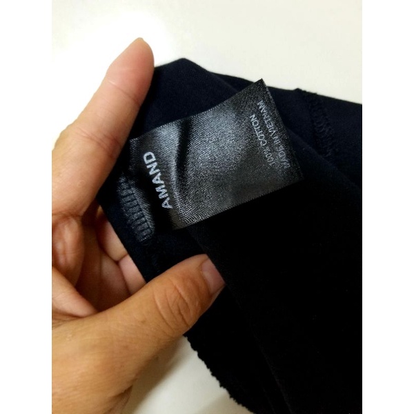 Áo phông đen Amand