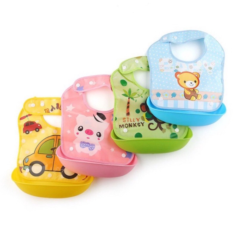 Yếm ăn dặm có máng hứng cho bé