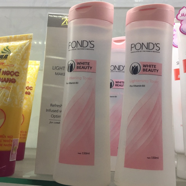 Nước hoa hồng Pond's