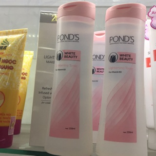 Nước hoa hồng Pond's
