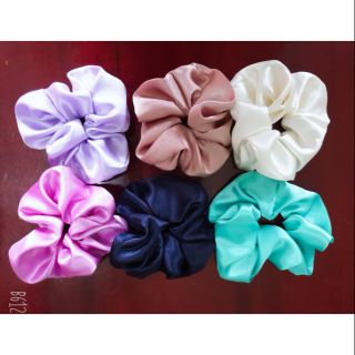 Cột tóc Scrunchies
