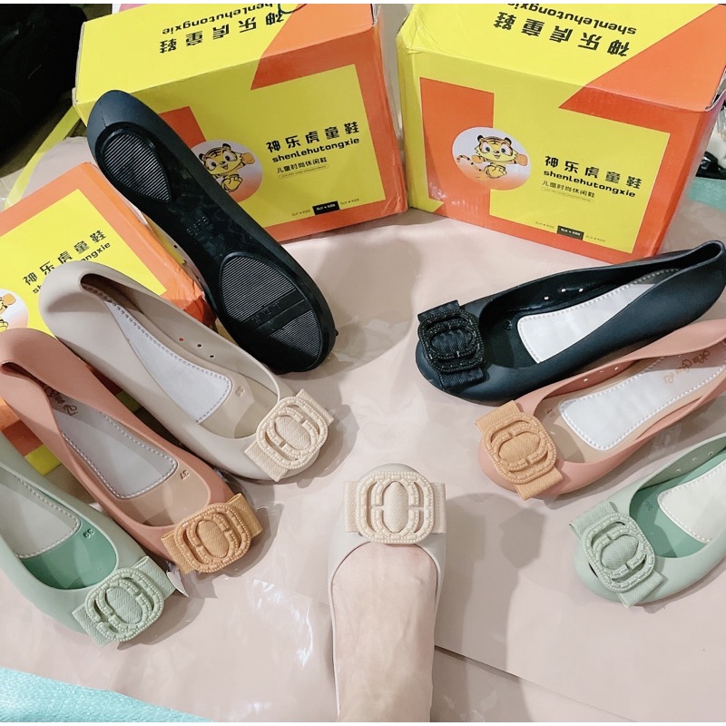 giày búp bê - giày hài gucci nhựa dẻo( không chọn màu)