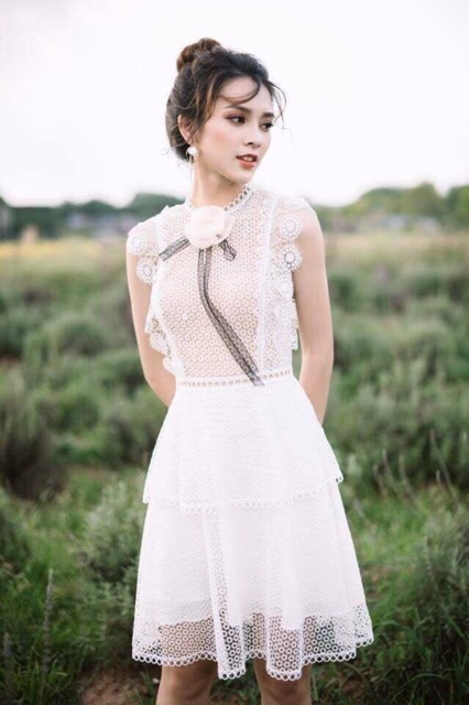 Váy đỏ diện tết