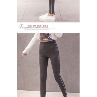 Legging nữ kẻ sọc phối chữ 2 bên