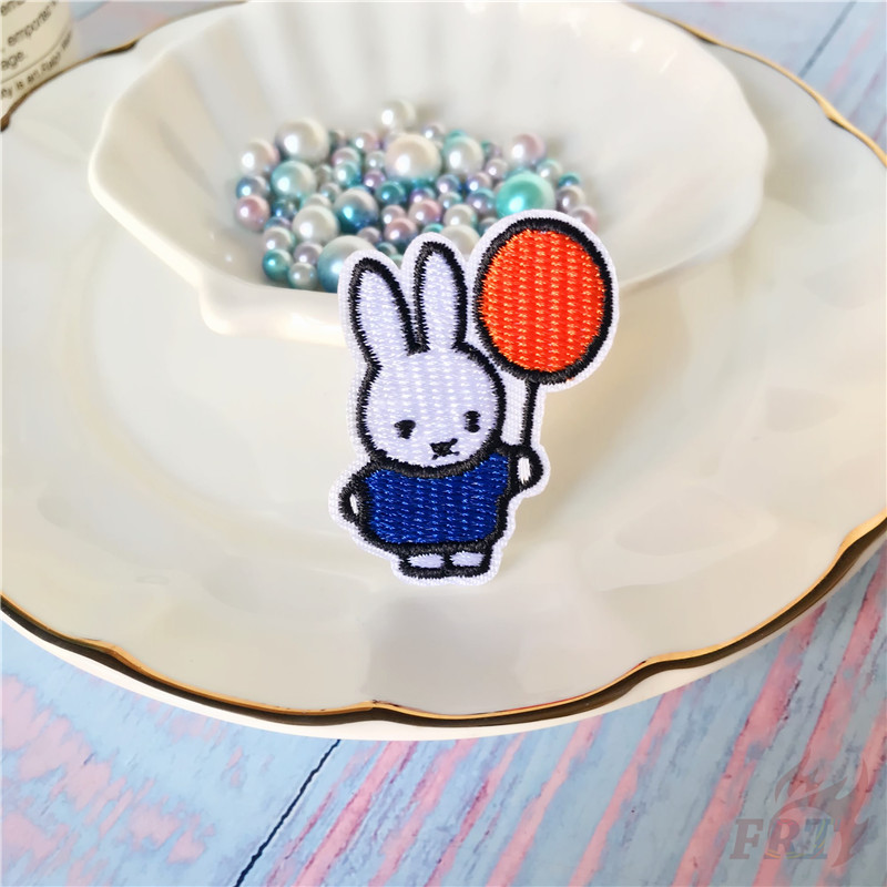 1 Sticker Ủi Thêu Hình Thỏ Hoạt Hình