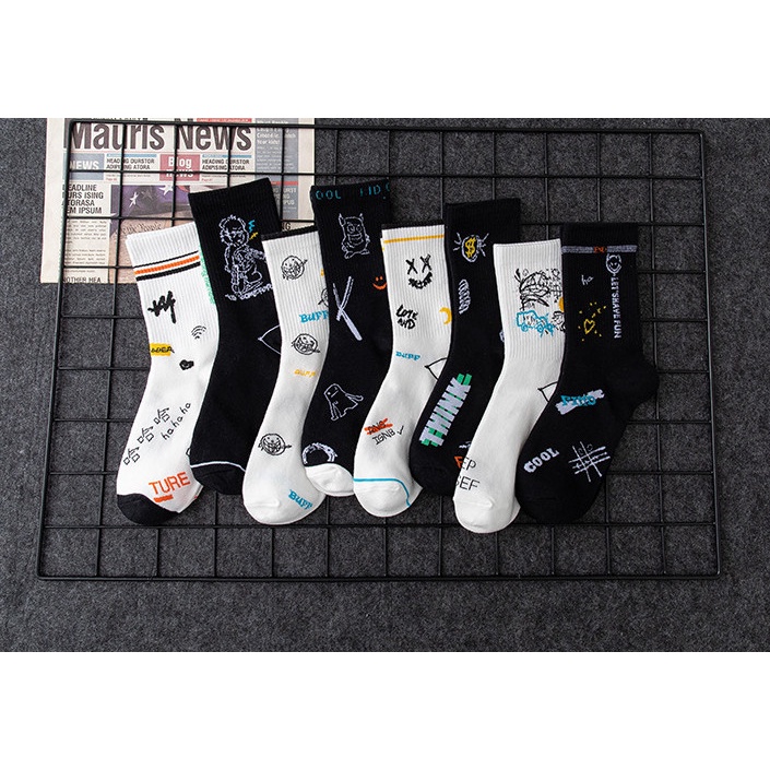 Vớ hoạ tiết cổ cao Nam Nữ phong cách thể thao, trẻ trung, năng động.