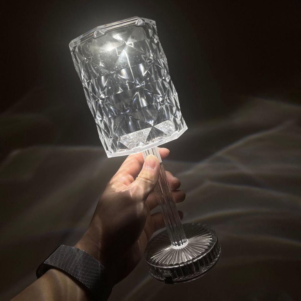 Đèn Ngủ Để Bàn USB Hình Cánh Hoa Hồng Pha Lê Lãng Mạn Trang Trí Phòng Ngủ