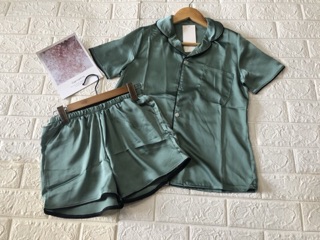 bộ pijama đùi chạy viền cổ chất lụa