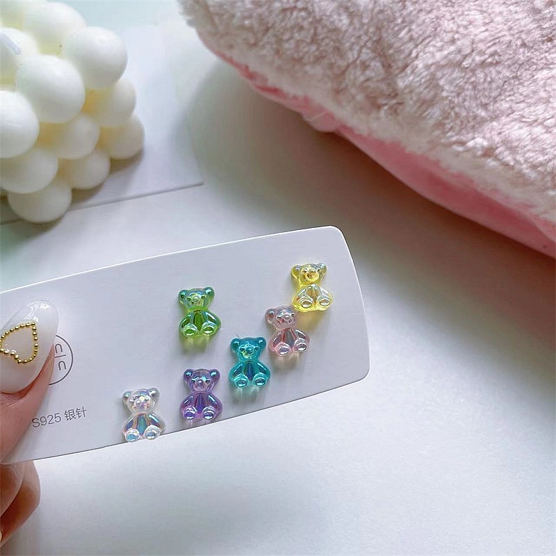 Đôi khuyên tai hình gấu mini bằng acrylic màu kẹo thời trang dễ thương cho nữ