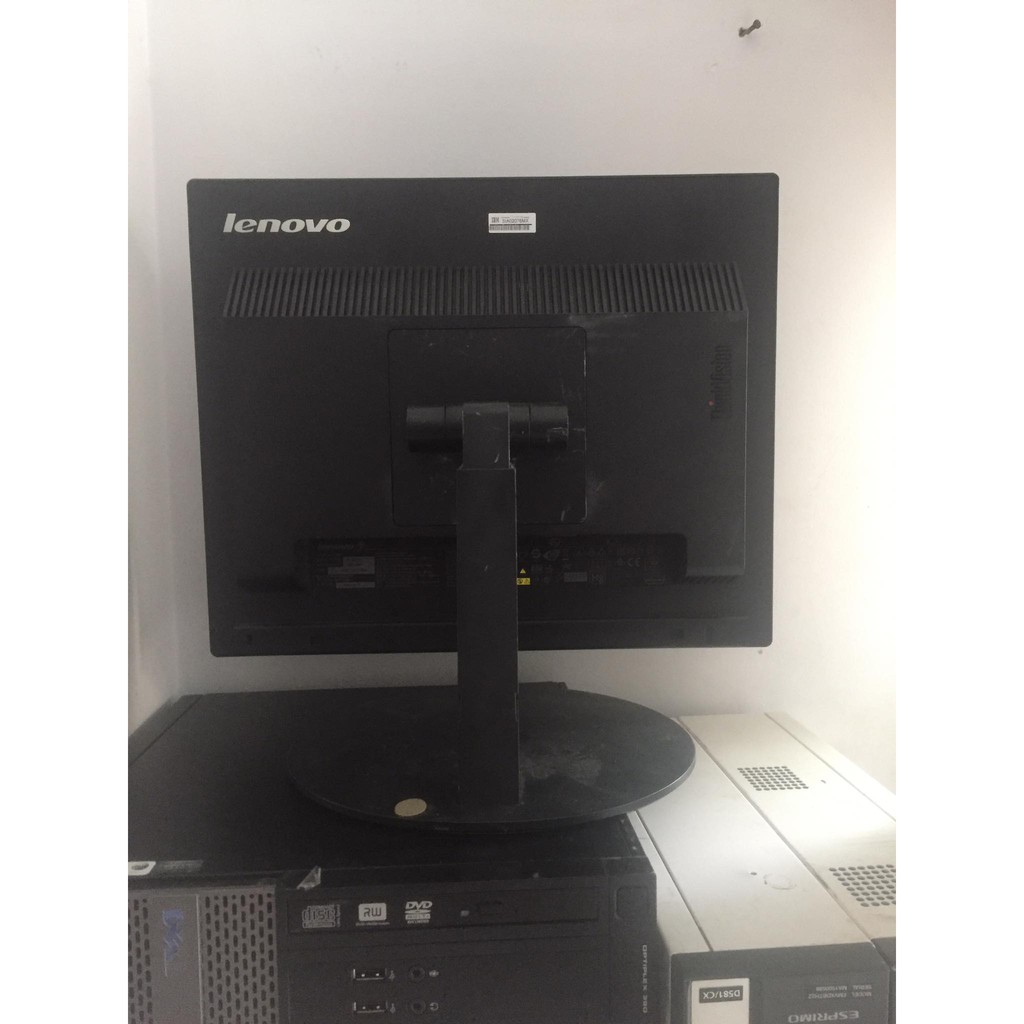 màn hình LCD 17 lenovo màu rất đẹp | BigBuy360 - bigbuy360.vn