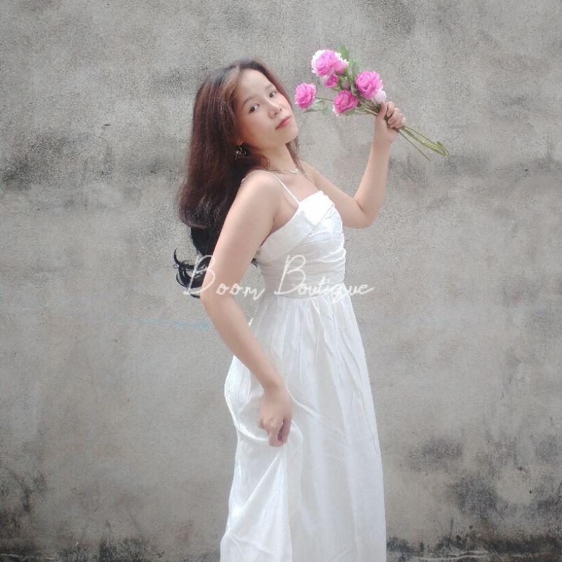 VÁY MIDI 2 DÂY TRẮNG XẾP LY NGỰC  B.O.O.M