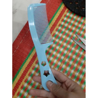 lược nhựa chải tóc