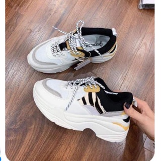 Giày stradivarius của Nguyệt Moon