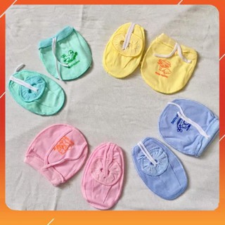 MẸ VÀ BÉ - Sét bao tay bao chân Minh Hoàng cột dây cho bé