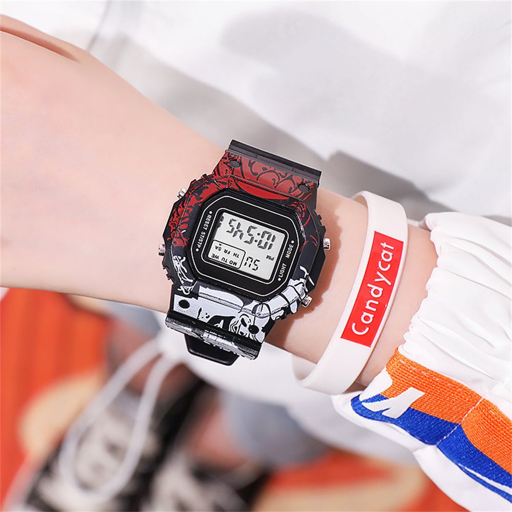Đồng hồ điện tử đa năng chống thấm nước chống rơi họa tiết hoạt hình Luffy