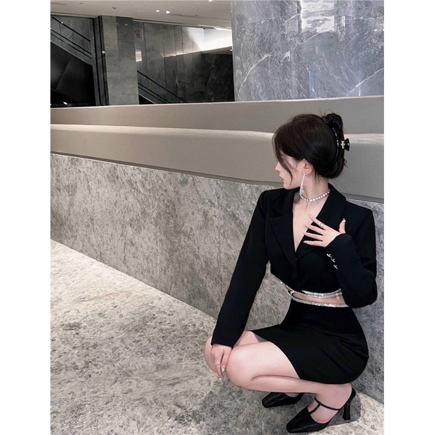 ĐẦM VEST CROPTOP KHOÉT DÂY EO