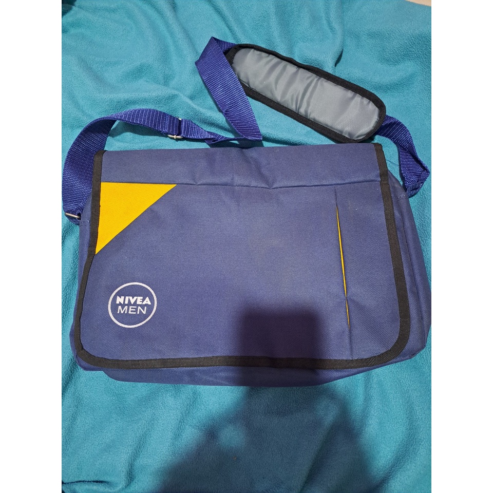 Túi đeo laptop cho Nam Nivea